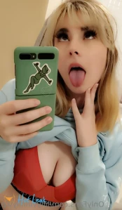 6403332