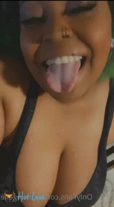6300976