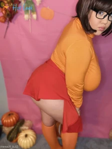 3902811