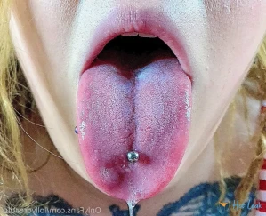 4252572