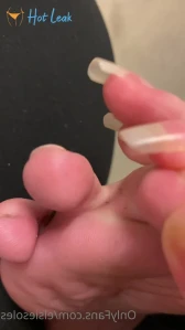 2555835
