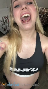 6085818