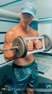 2823018