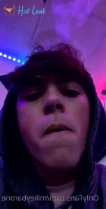 2823563