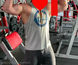 9833565