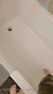2499643