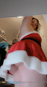 10661046