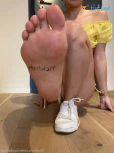 6404048