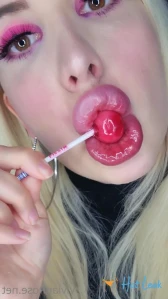 2235961