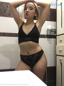 5899305