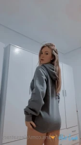 10652189