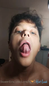 3043901