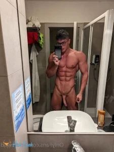 6374562