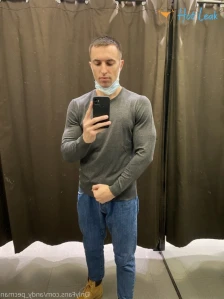 3673742