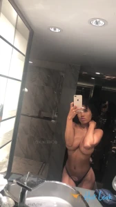 1363742