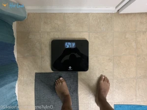 3589886