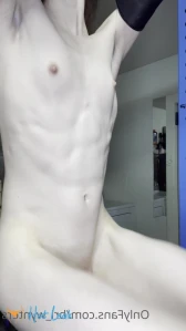 3158805