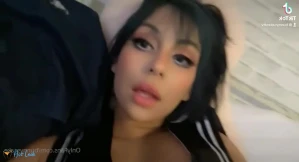 3185653