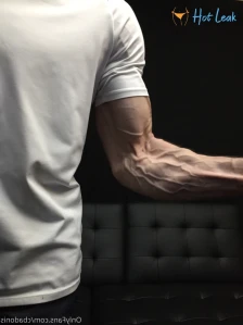 5839256