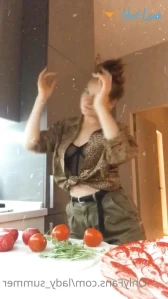 3258185
