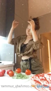 3258189