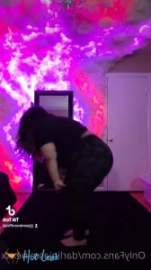 3286049