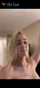 1373412