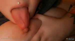 3358323