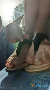 5929610