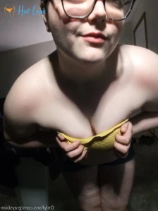 3262823