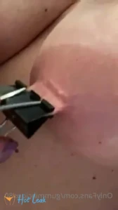 4889884