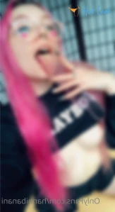5893705