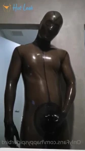 4896693