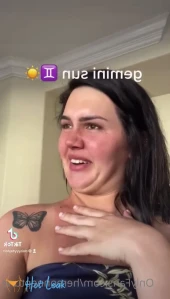 4897562