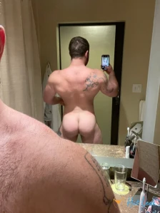 3370979