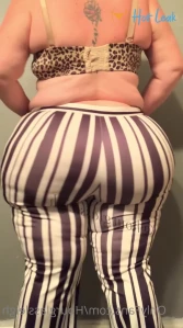 4898437