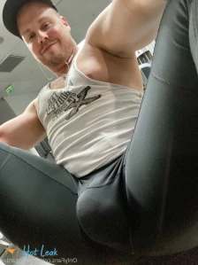 3206587