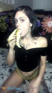 3852433