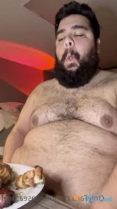 3889785