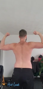 3939544