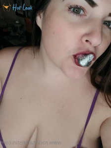 3284904