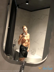 7677272