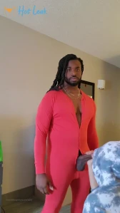 3963886