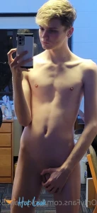 9528143