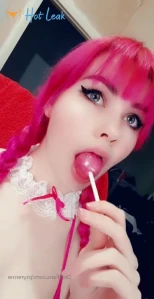 10618281
