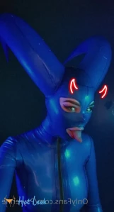 10618288