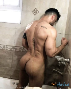 3073902