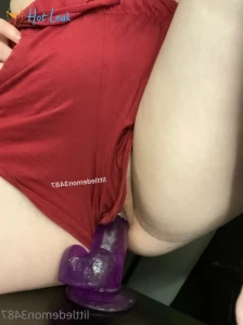3105318