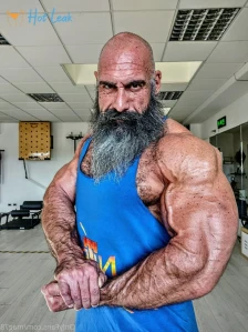 3082518