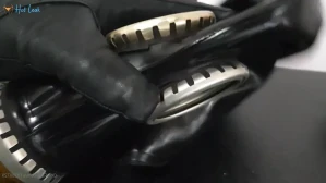 4275565